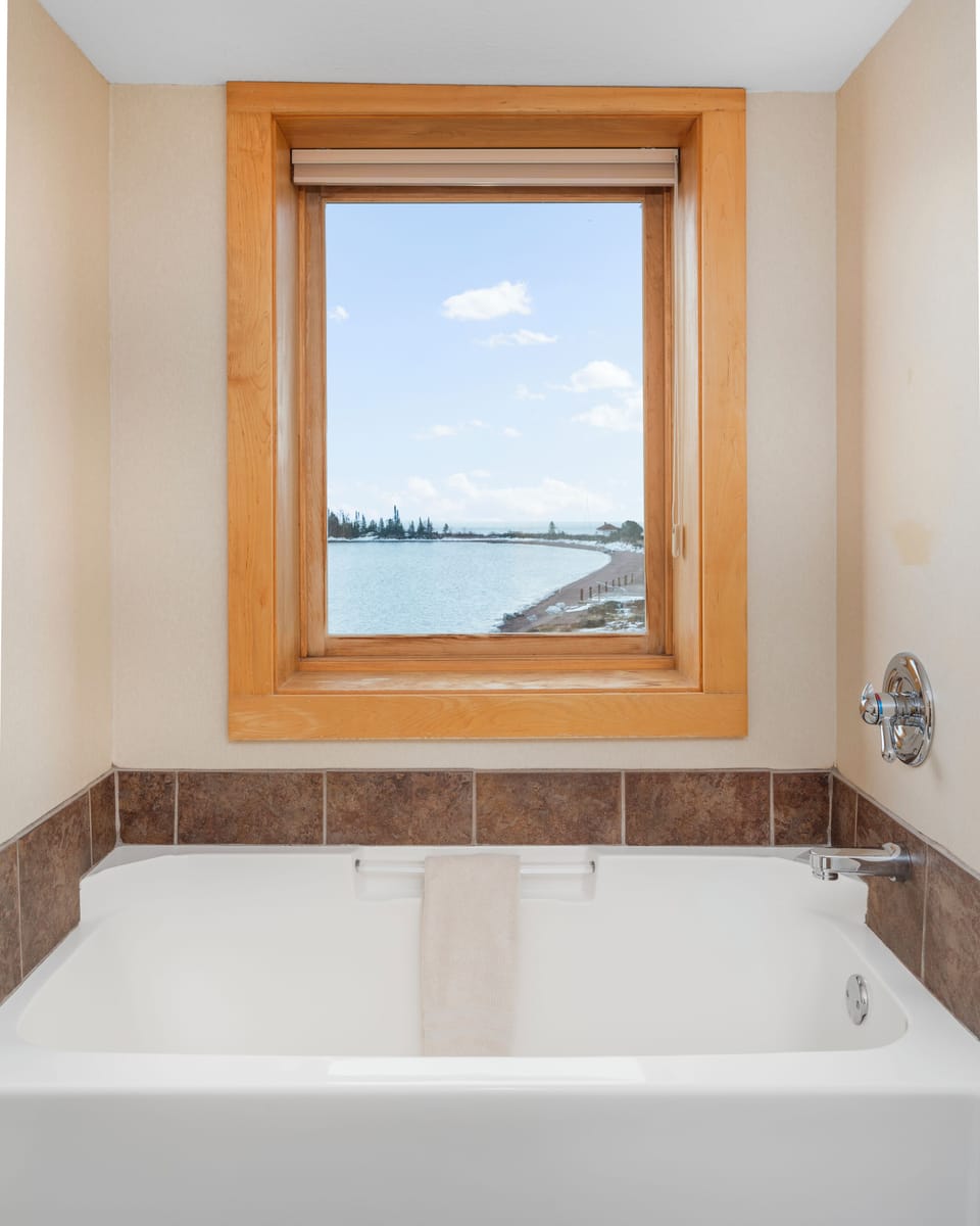 East Bay Suites Apartment hotel in Grand Marais