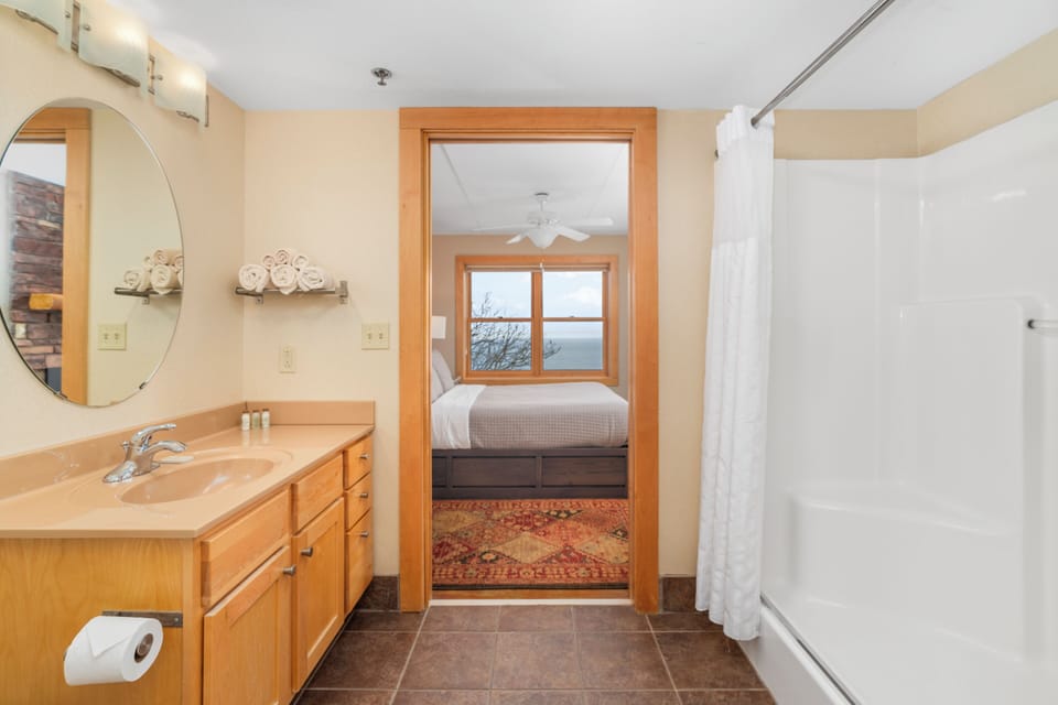 East Bay Suites Apartment hotel in Grand Marais