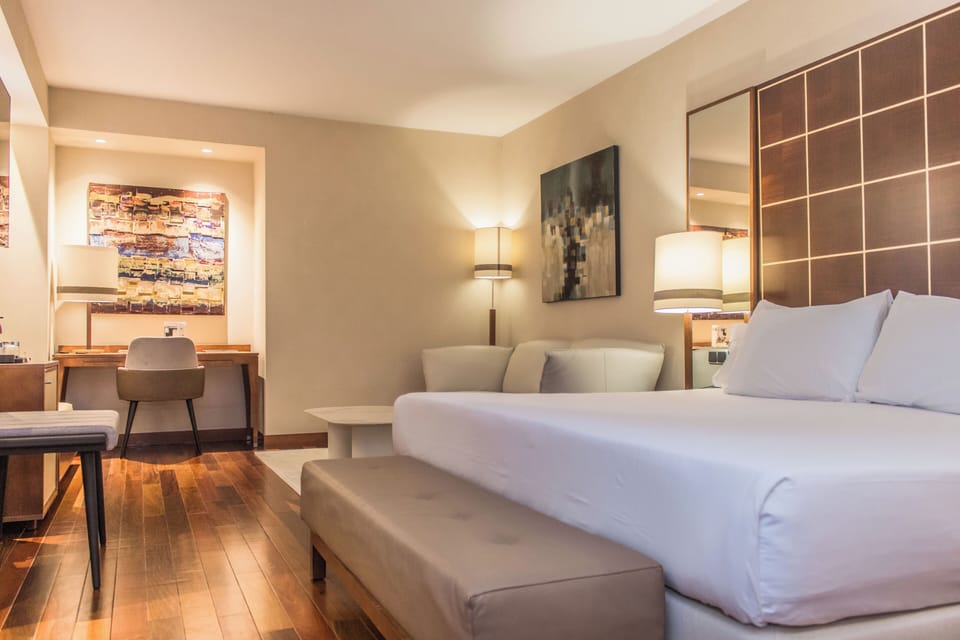 Junior Suite | Premium bedding, minibar, in-room safe, desk