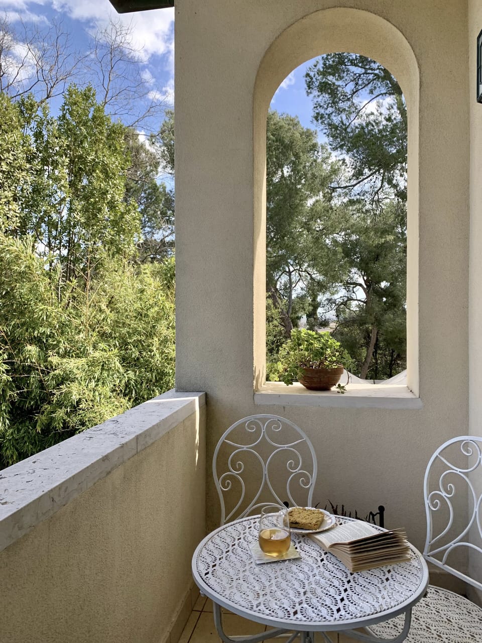 Deluxe Double Room | In-room safe, WiFi (free)