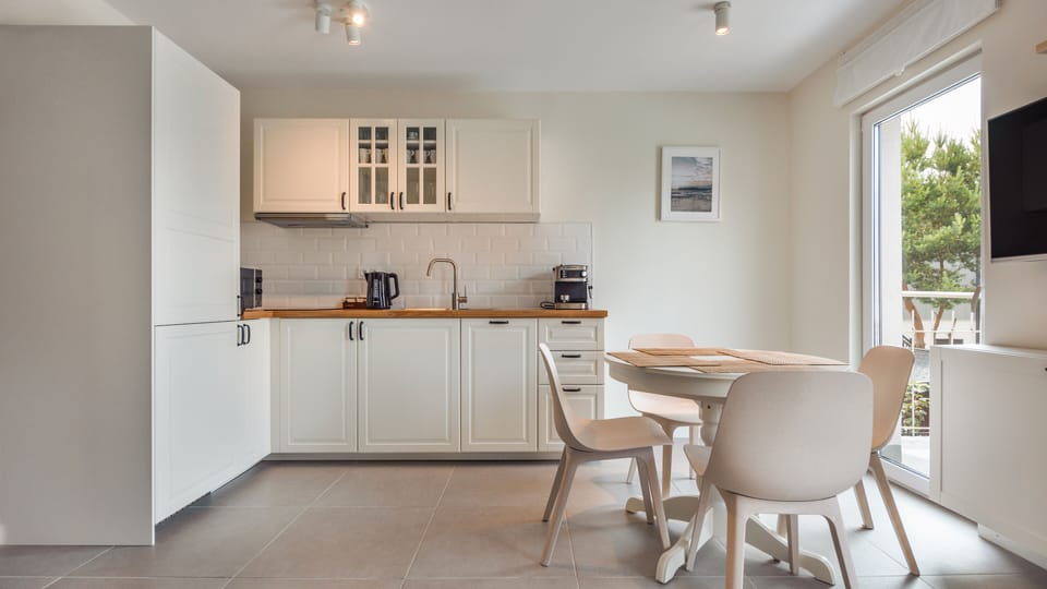 Apartament (D2) | Private kitchenette | Fridge, microwave, stovetop, dishwasher