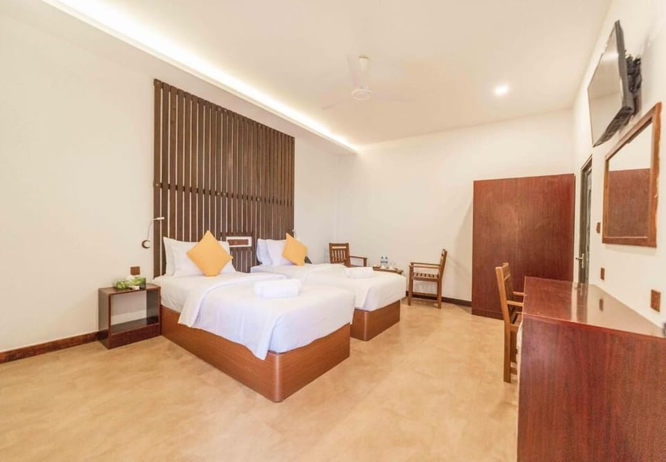 Deluxe Double or Twin Room | Premium bedding, minibar, in-room safe, desk