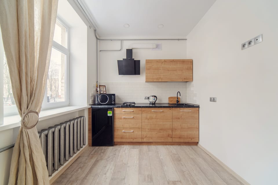 Basic Apartment | Private kitchen | Fridge, microwave, stovetop, electric kettle
