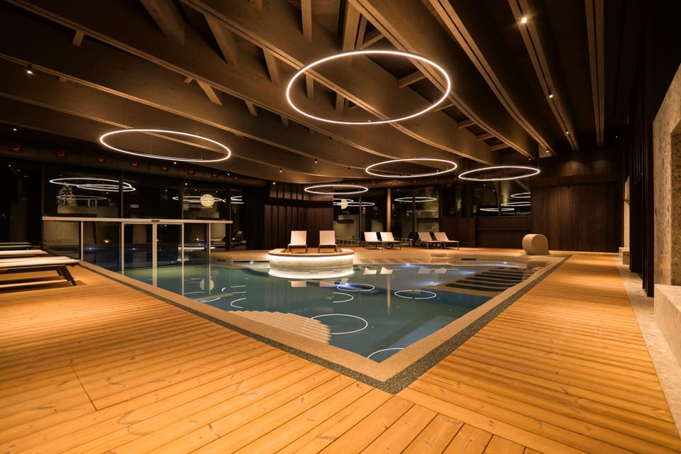 Indoor pool, outdoor pool