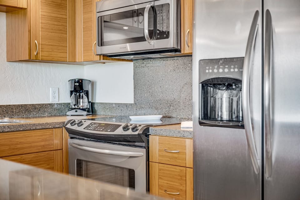 Condo, 1 Bedroom | Private kitchen | Coffee/tea maker, fridge, oven, toaster