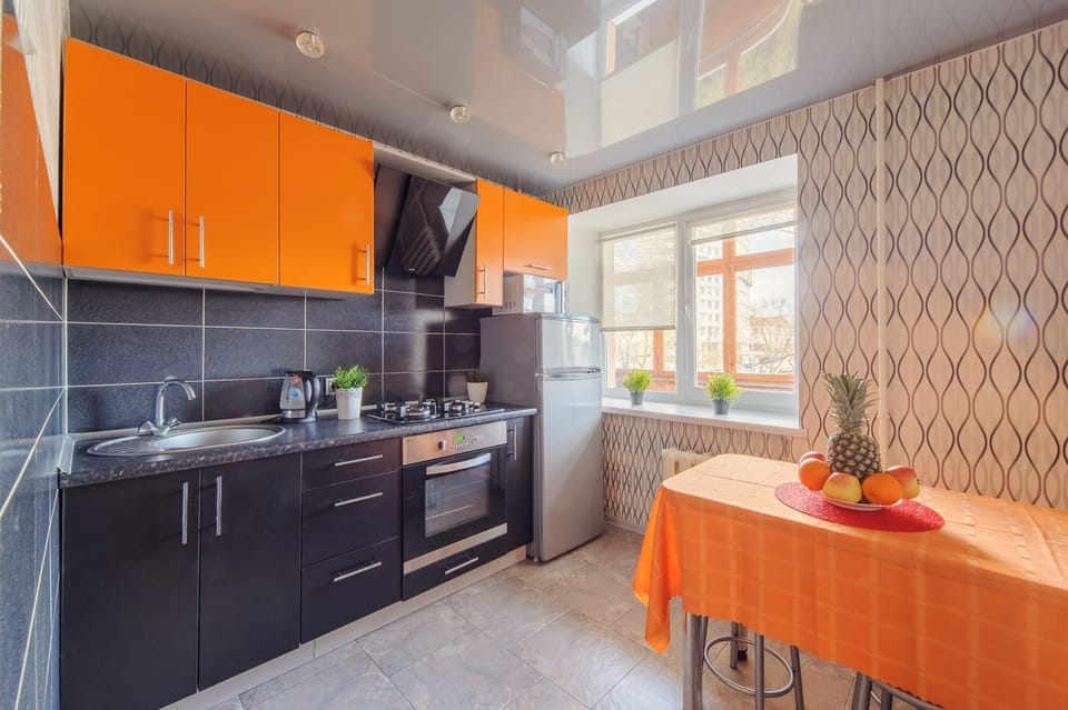 Classic Apartment | Private kitchen | Full-size fridge, microwave, oven, stovetop