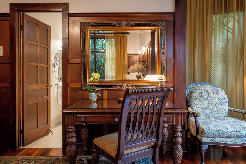 Suite, 1 King Bed | Premium bedding, pillowtop beds, minibar, in-room safe