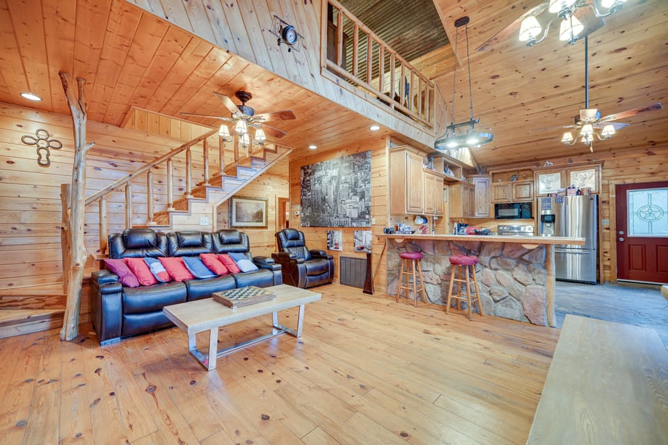 House (5 Bedrooms) | Front of property