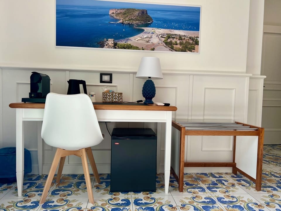 Superior Room | Minibar (free items), in-room safe, desk, soundproofing