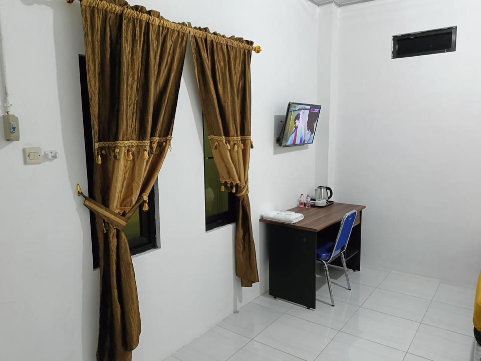 City Double Room, 1 Double Bed, Non Smoking, Park View | Desk, free WiFi, bed sheets