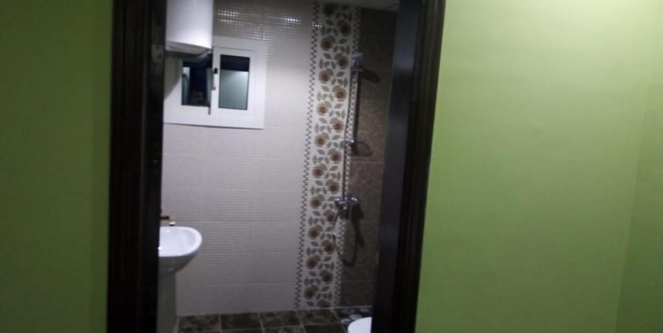 Double Room | Bathroom | Free toiletries, slippers, bidet