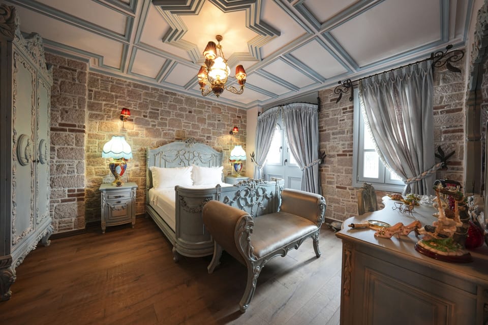 Deluxe Room | Premium bedding, free minibar items, individually decorated