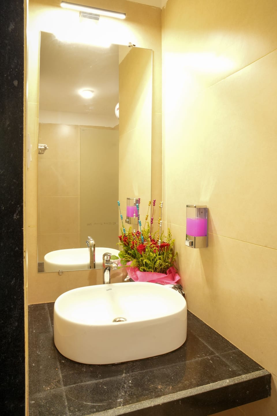 Shower, free toiletries, slippers, bidet