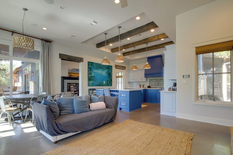 House (6 Bedrooms) | Interior