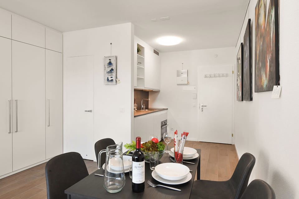 Standard Studio, Microwave, Mountain View (View and Art) | Dining