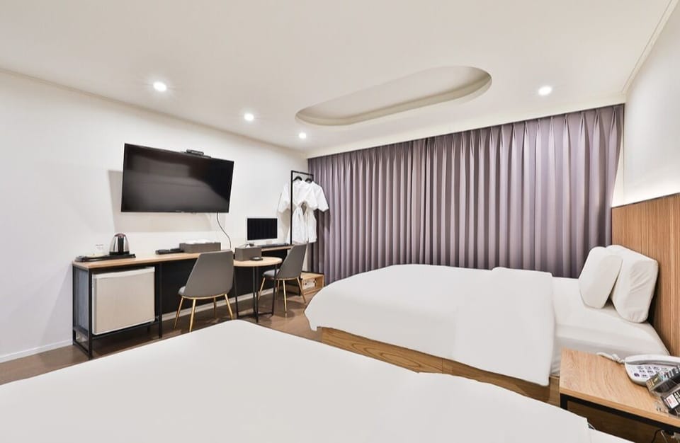 Standard Twin Room | Individually decorated, individually furnished, desk, free WiFi