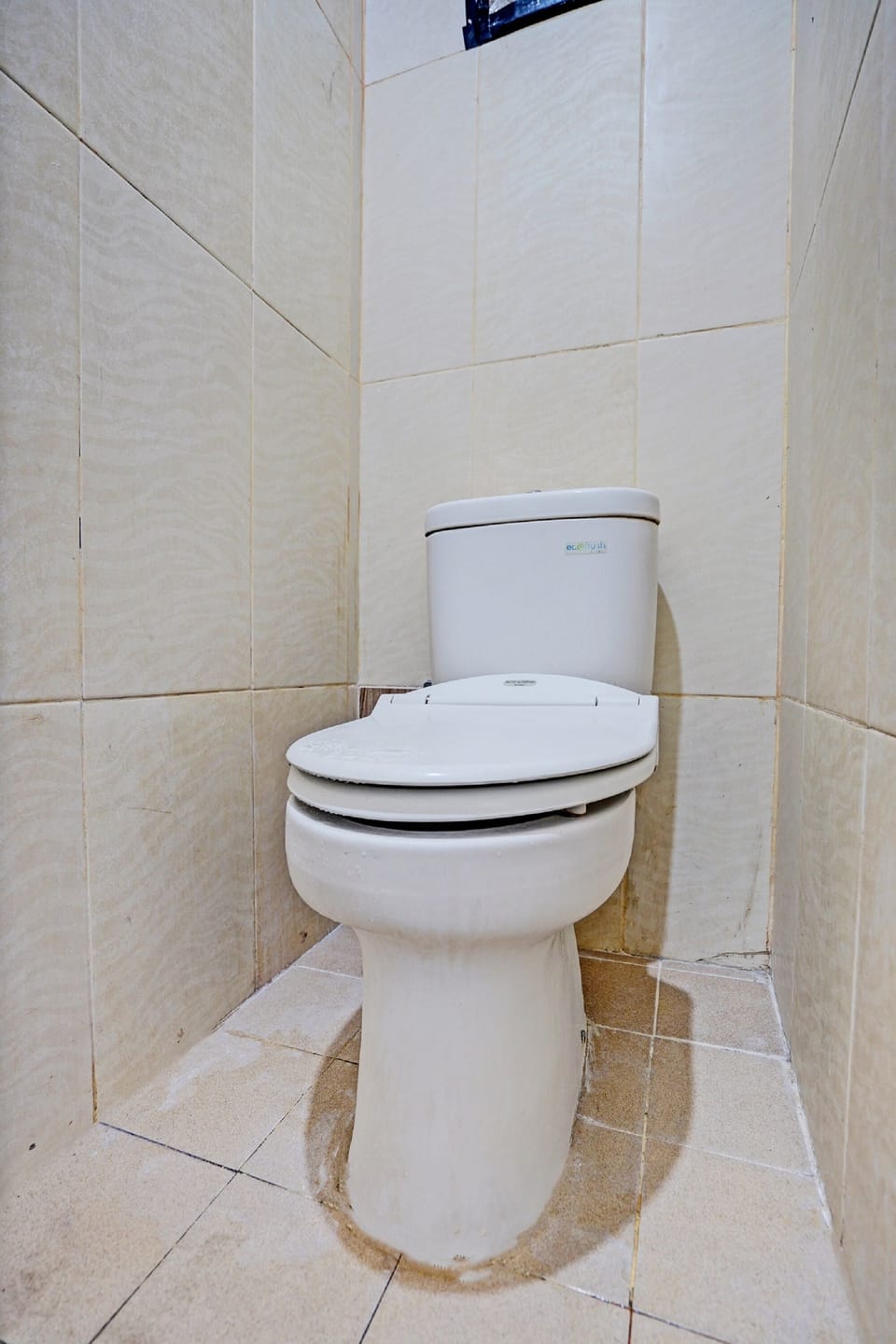 Standard Double Room | Bathroom | Shower, towels, toilet paper