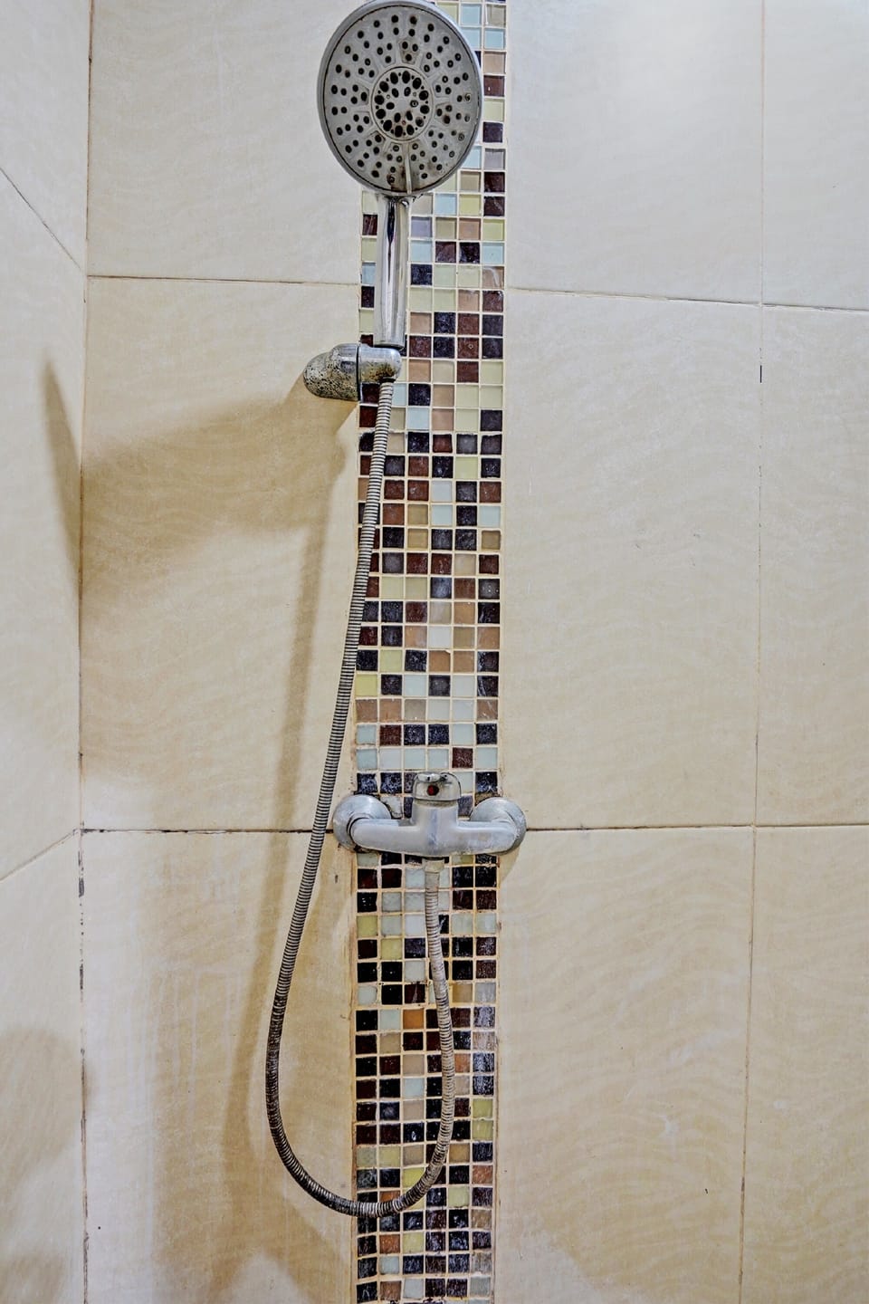 Standard Double Room | Bathroom | Shower, towels, toilet paper