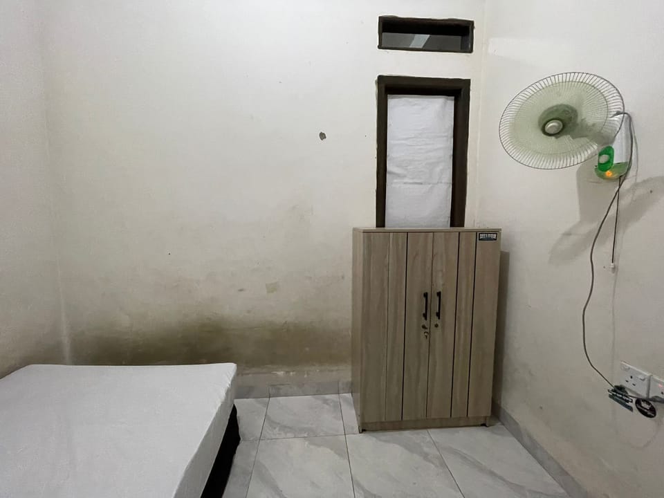 Double Room | Laptop workspace, free WiFi, bed sheets