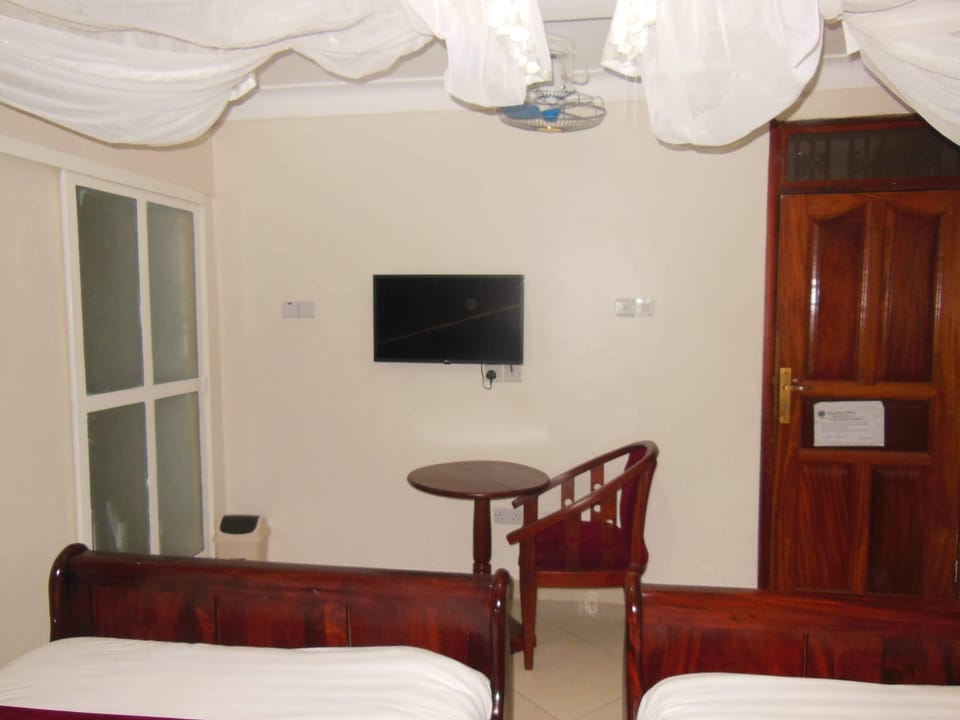 Family Twin Room | Premium bedding, free WiFi, bed sheets