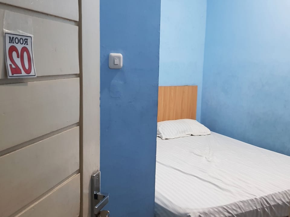 Deluxe Double Room | Laptop workspace, WiFi (free), bed sheets