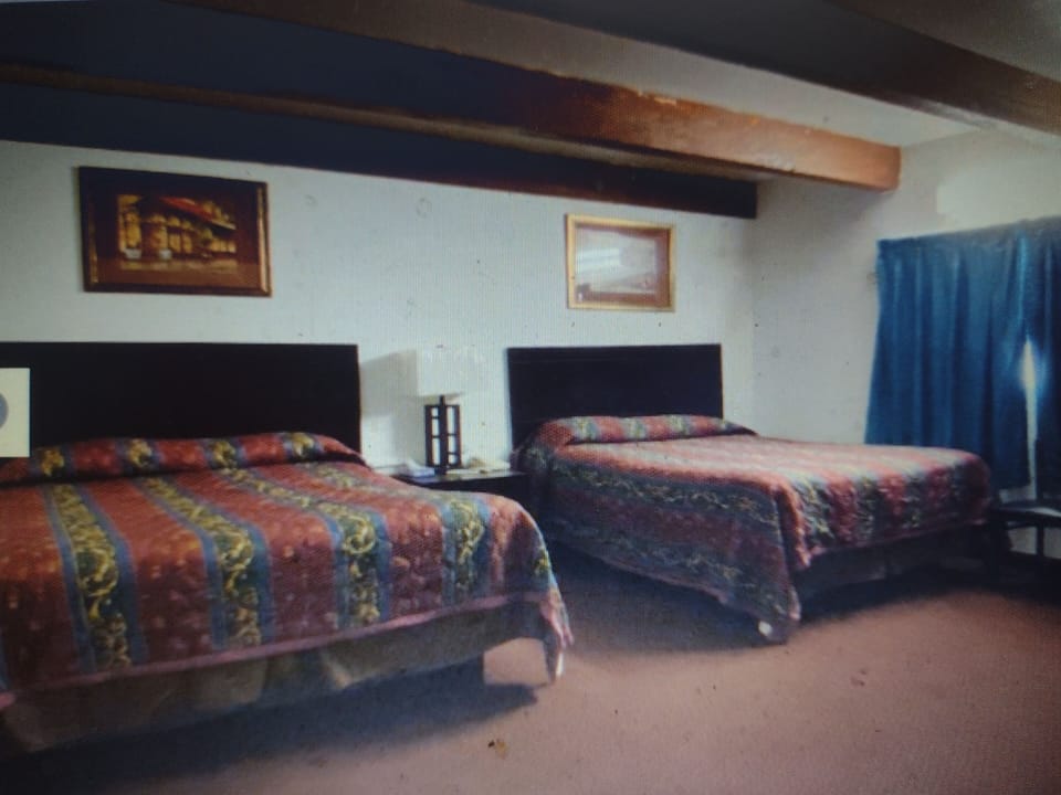 Double Room with Balcony | Free WiFi, bed sheets