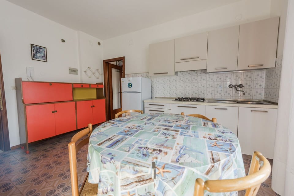 Apartment, 2 Bedrooms, Balcony, City View | Dining room