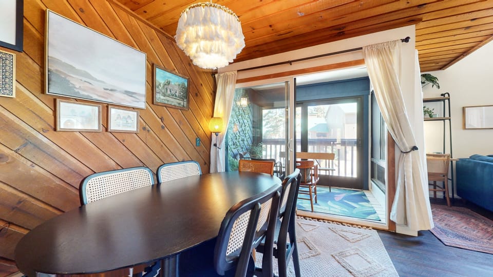 Condo, 1 Bedroom | Dining