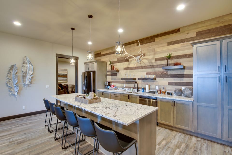 House (5 Bedrooms) | Interior