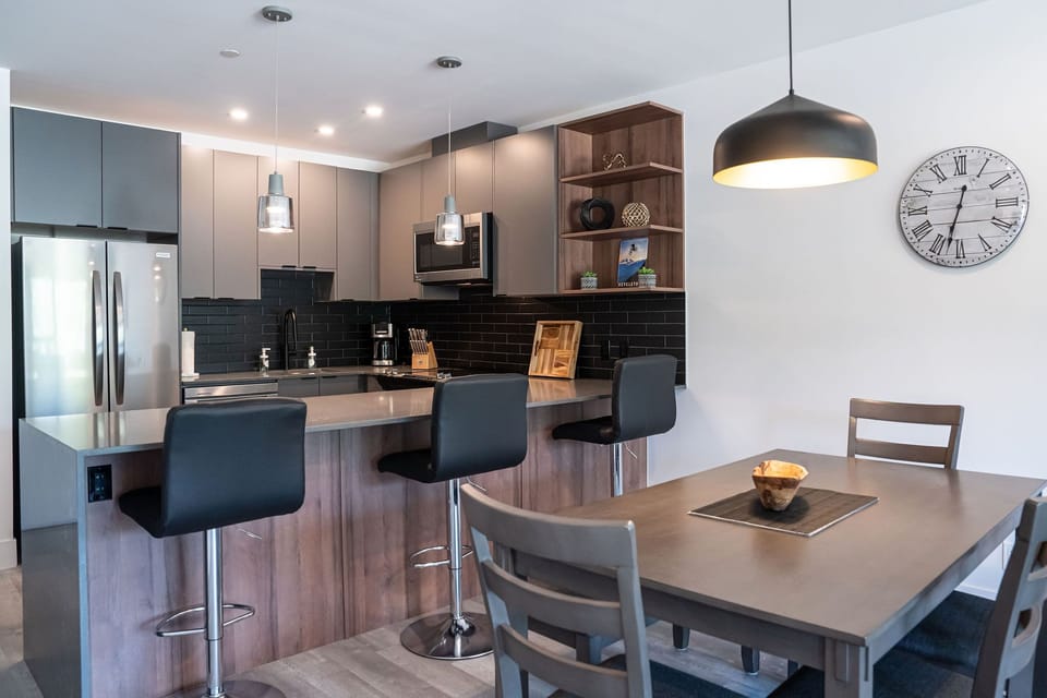 Condo | Private kitchen | Full-size fridge, microwave, oven, stovetop