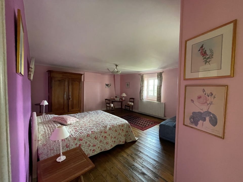 Comfort Double Room | Free WiFi, bed sheets