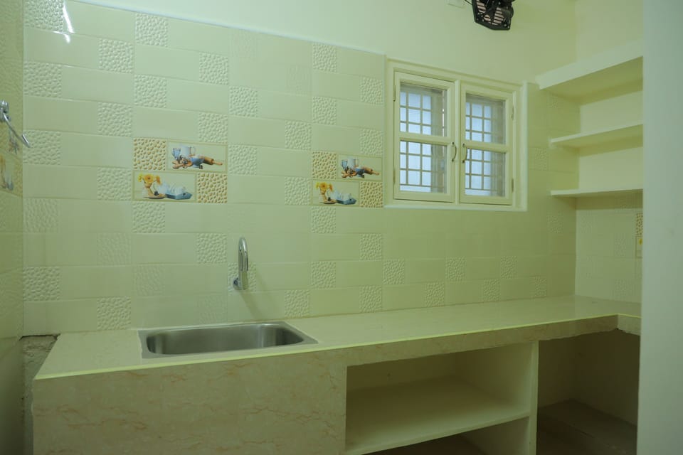 Luxury Double Room | Private kitchen | Fridge, microwave, oven, dishwasher