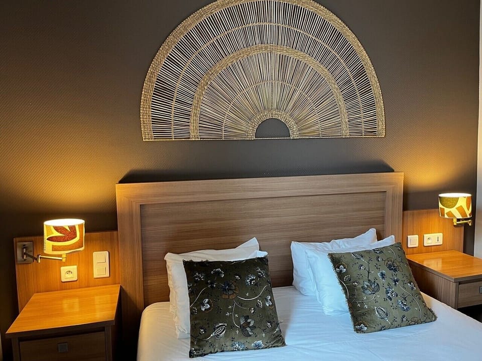Superior Double Room | In-room safe, desk, laptop workspace, blackout drapes