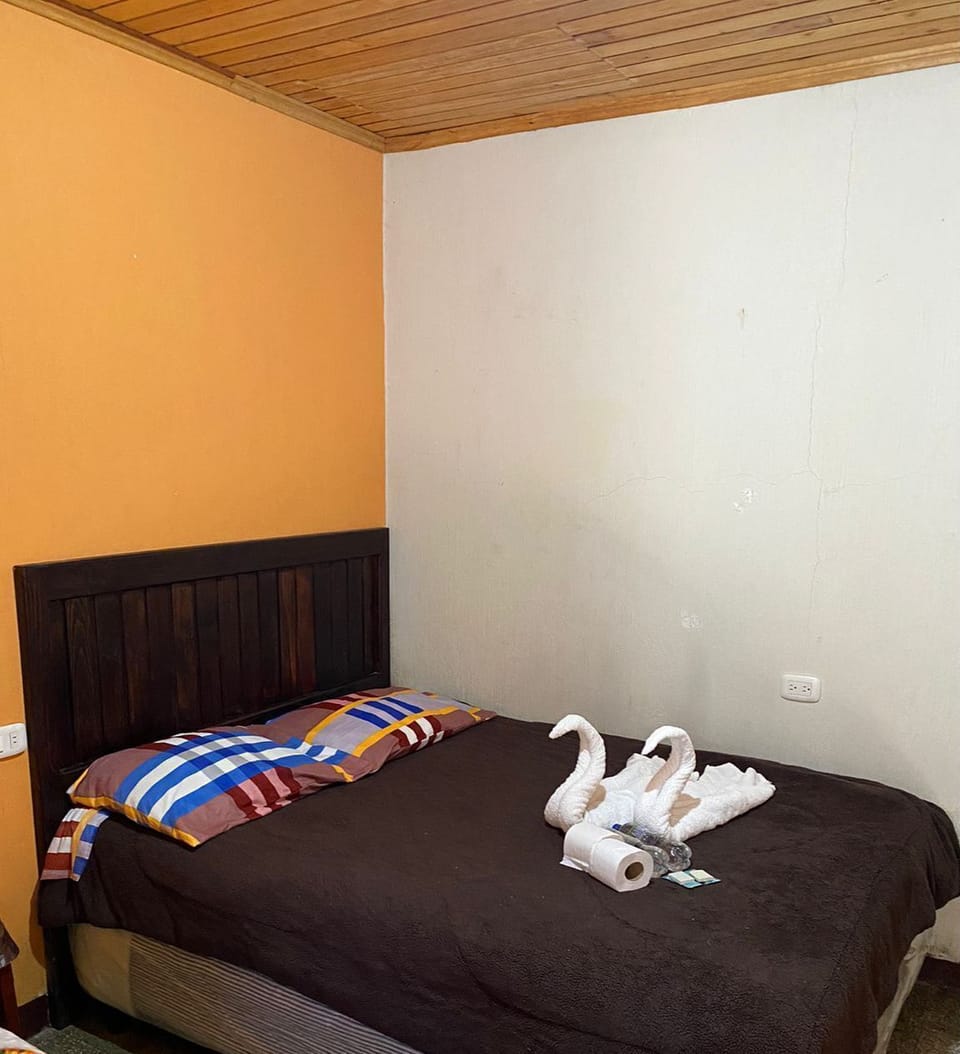 Basic Double or Twin Room | WiFi (free)
