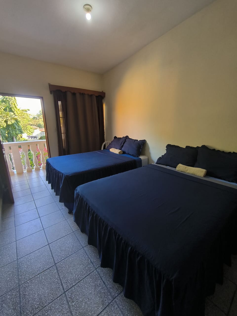 Double Room | Desk, laptop workspace, blackout drapes, WiFi (free)