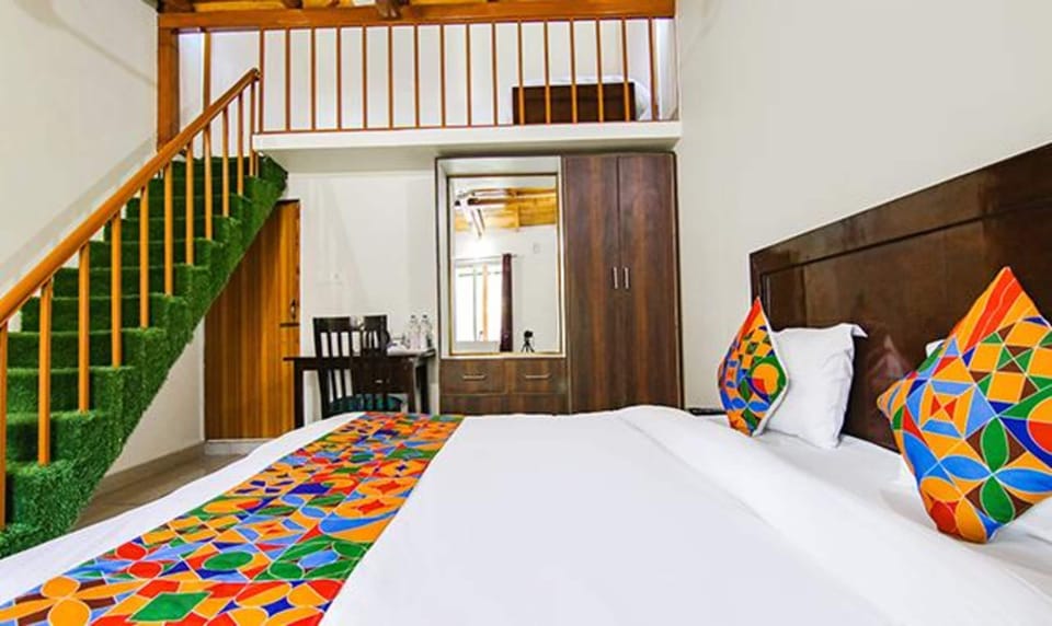 Egyptian cotton sheets, premium bedding, in-room safe, free WiFi