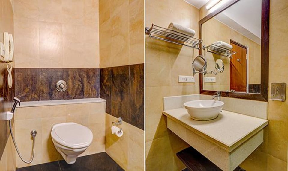 Premium Room | Bathroom | Shower, rainfall showerhead, free toiletries, towels