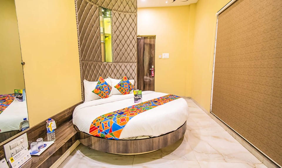 Egyptian cotton sheets, premium bedding, in-room safe, free WiFi