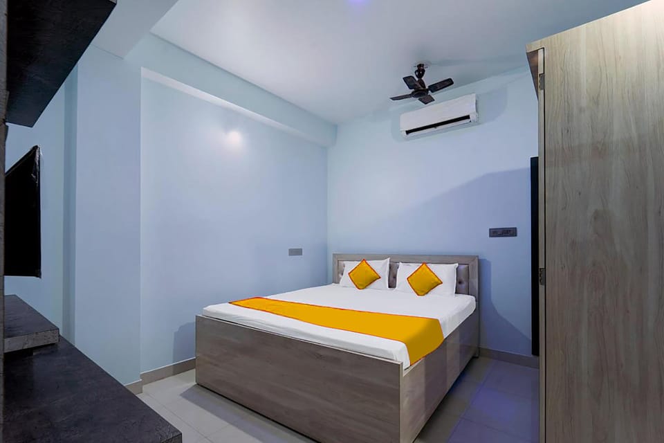 Egyptian cotton sheets, premium bedding, in-room safe, soundproofing