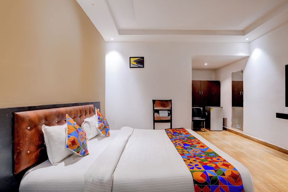 Premium Room | Egyptian cotton sheets, premium bedding, in-room safe, WiFi (free)