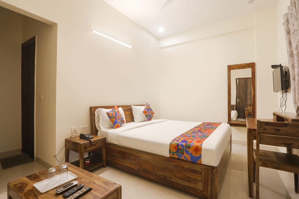 Family Room | Egyptian cotton sheets, premium bedding, in-room safe, free WiFi