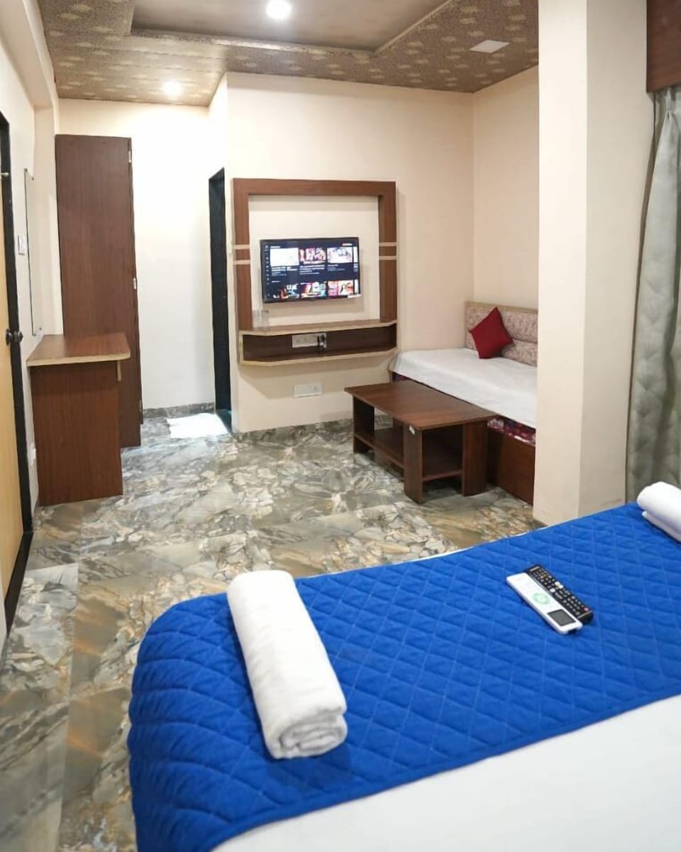 1 bedroom, desk, soundproofing, free WiFi