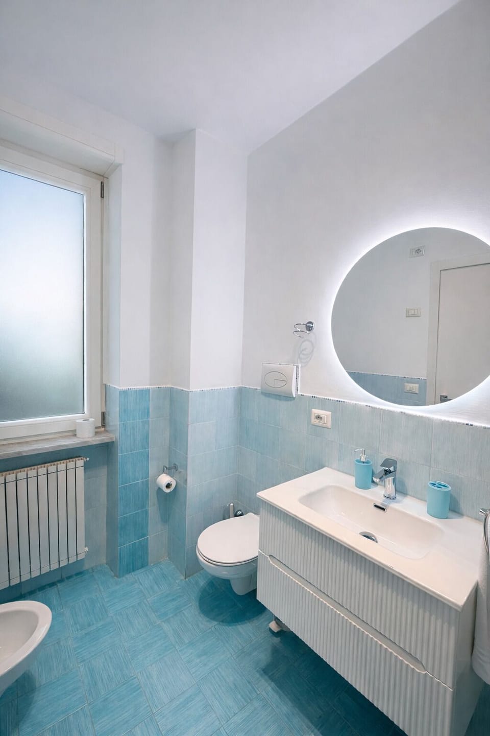 Comfort Double Room | Bathroom | Rainfall showerhead, free toiletries, hair dryer, bidet