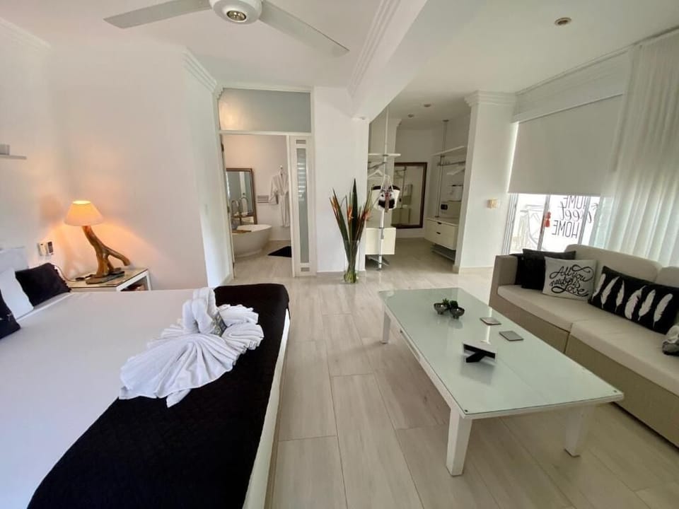 Deluxe Double Room | Egyptian cotton sheets, premium bedding, minibar, in-room safe