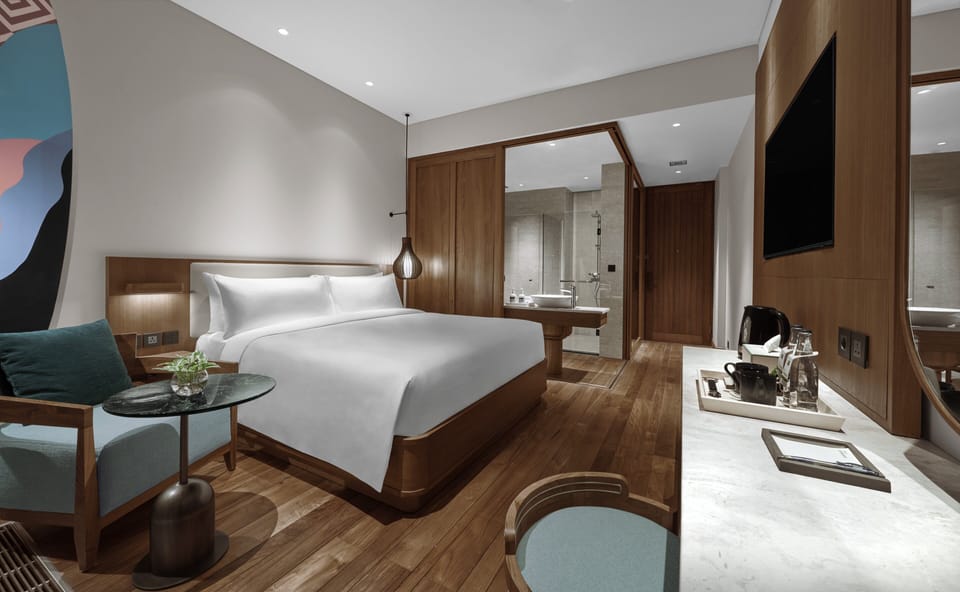 Premium bedding, pillowtop beds, in-room safe, desk
