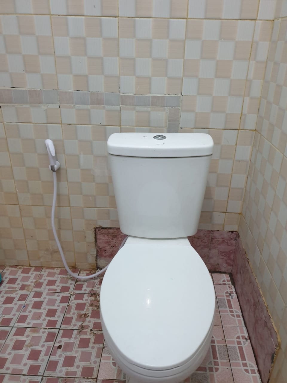 Standard Double Room | Bathroom | Shower, towels, toilet paper