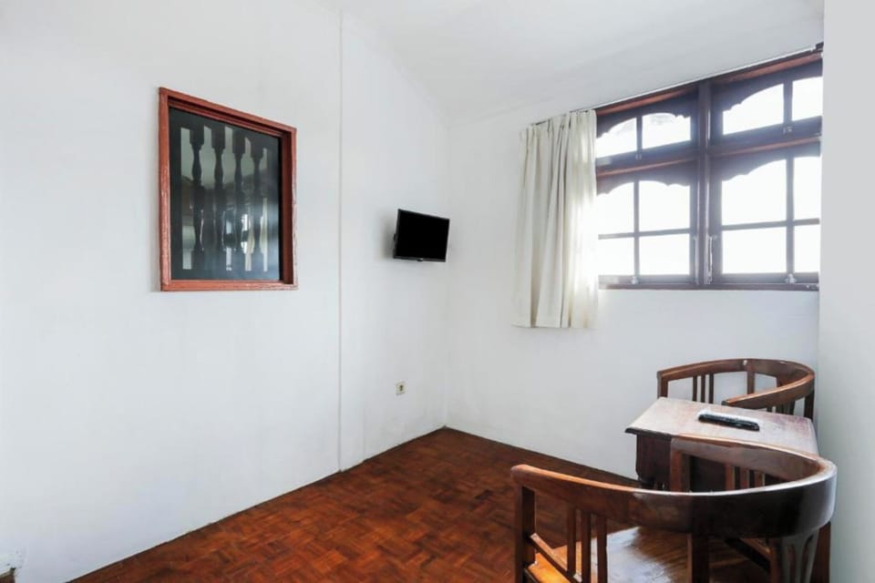 Deluxe Double Room | Laptop workspace, free WiFi, bed sheets