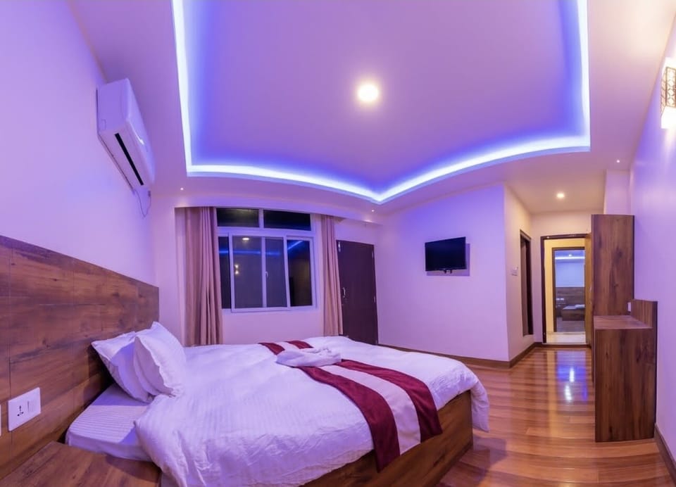 Deluxe Double Room | Premium bedding, pillowtop beds, minibar, desk