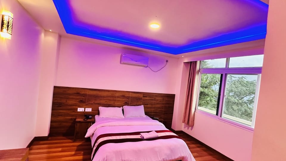 Deluxe Double Room | Premium bedding, pillowtop beds, minibar, desk