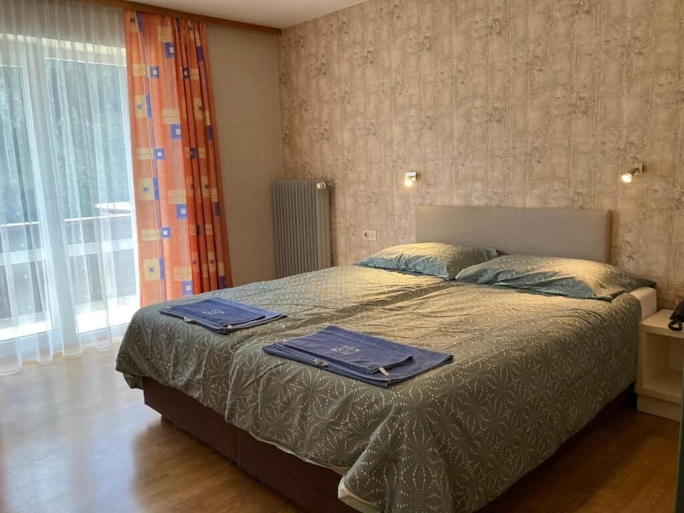 In-room safe, iron/ironing board, free WiFi